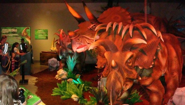 extreme dinosaurs at Science World