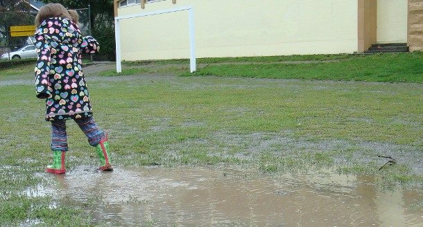 puddle jumping with toddlers